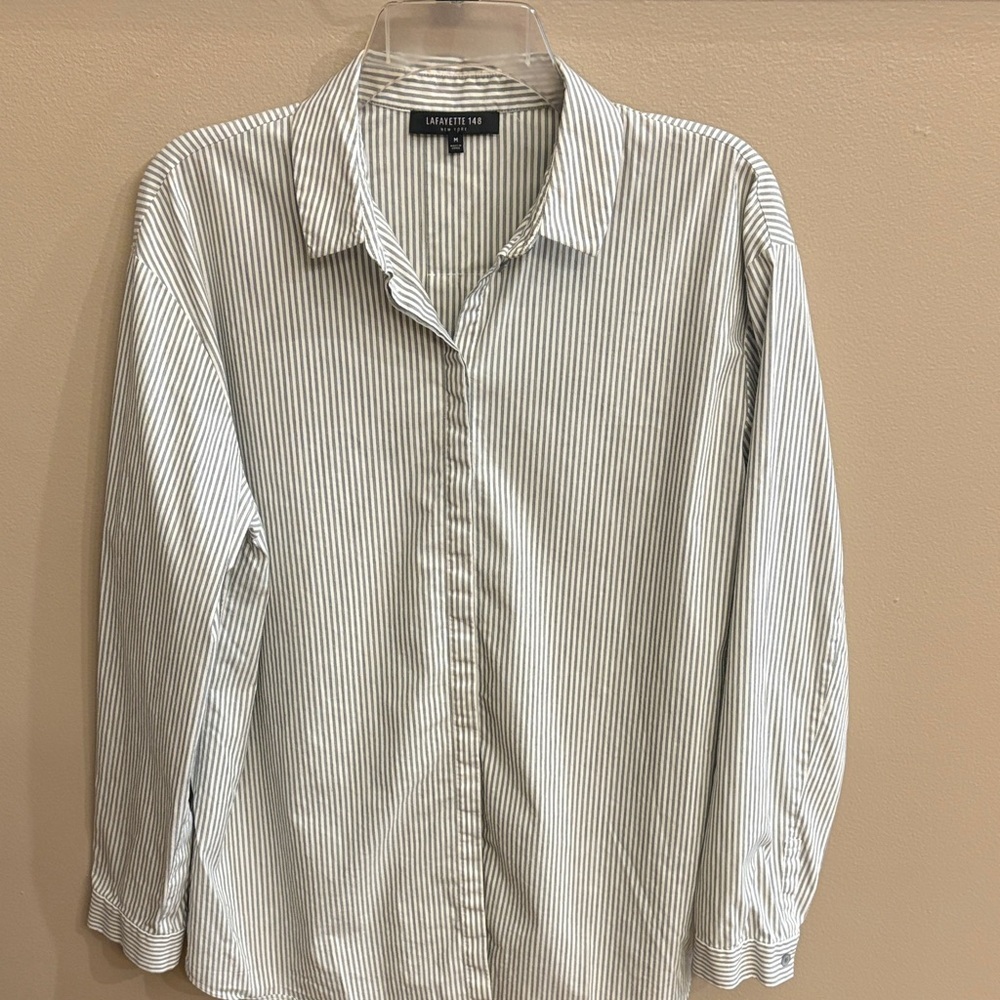 Lafayette 148 NY  women’s Striped Button up Shirt White Gray stretch cotton Med